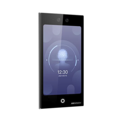 HIKVISION Terminal Facial WiFi con pantalla de 7" /  Stand Alone / Protección IP65 / 10,000 rostros y 50,000 tarjetas / Soporta módulo lector de Huella, QR y Bluetooth